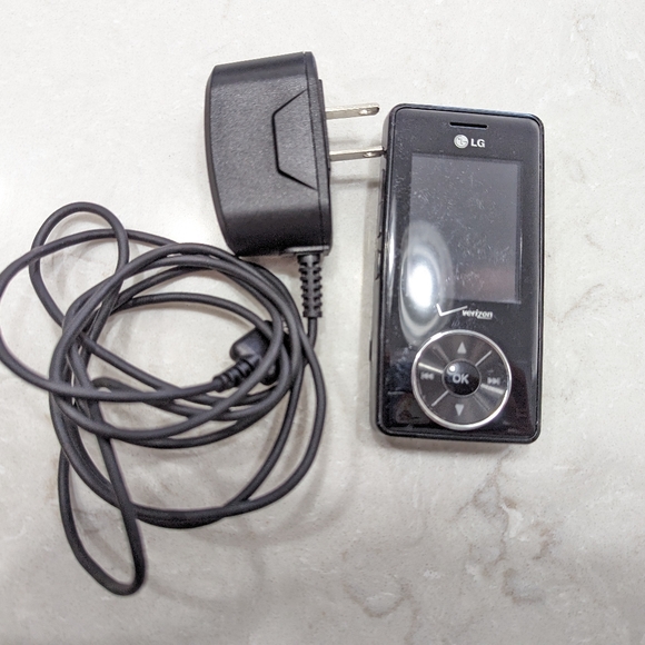 LG Chocolate VX8500 / VX8500B - Black ( Verizon ) VCast With Charger - Picture 5 of 8